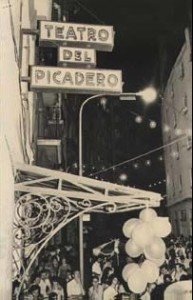 El texto recoge las consecuencias de la destrucción del Teatro Picadero, como símbolo de la libertad ciudadana