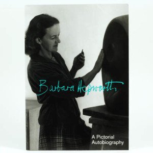 A lo largo de su carrera, Barbara Hepworth encontró formas que los bloques aparentemente compactos guardan mundos ocultos