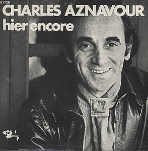 Charles Aznavour parece intentar emular los buenos momentos vividos en 1975, tras la edición de "Hier... encore"