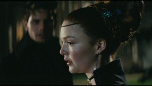 Holliday Grainger ha encadenado actuaciones de mujeres fuertes en entornos condenatorios