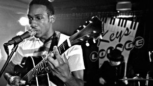 Leon Bridges se muestra adscrito al añejo estilo bautizado Austin 360/ Photo Credits: leonbridges.com