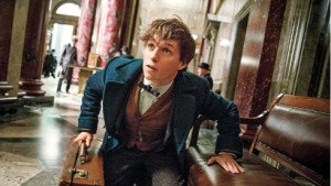 Eddie Redmayne ha tenido que meterse en la piel de un estudioso del mundo fantástico nacido en 1897/ Foto: fantasticbeasts.com