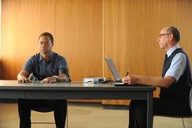 Cuba Gooding Jr. (sentado, a la izquierda) es el actor encargado de poner físico a O. J. Simpson/ Foto: FX