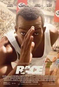 Jesse Owens batió a sus oponentes en 100 y 200 metros lisos, salto de longitud y en relevos