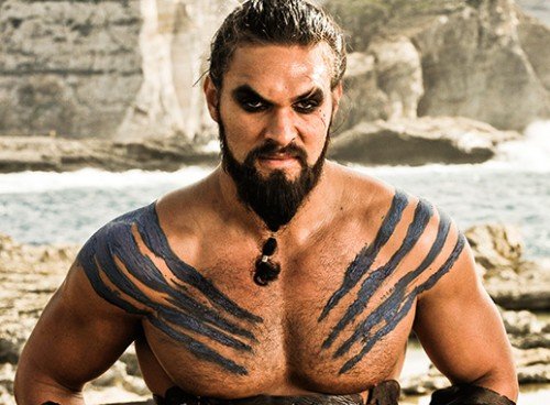 Jason Momoa (en la foto) prueba en la película qué se siente como caníbal enamorado