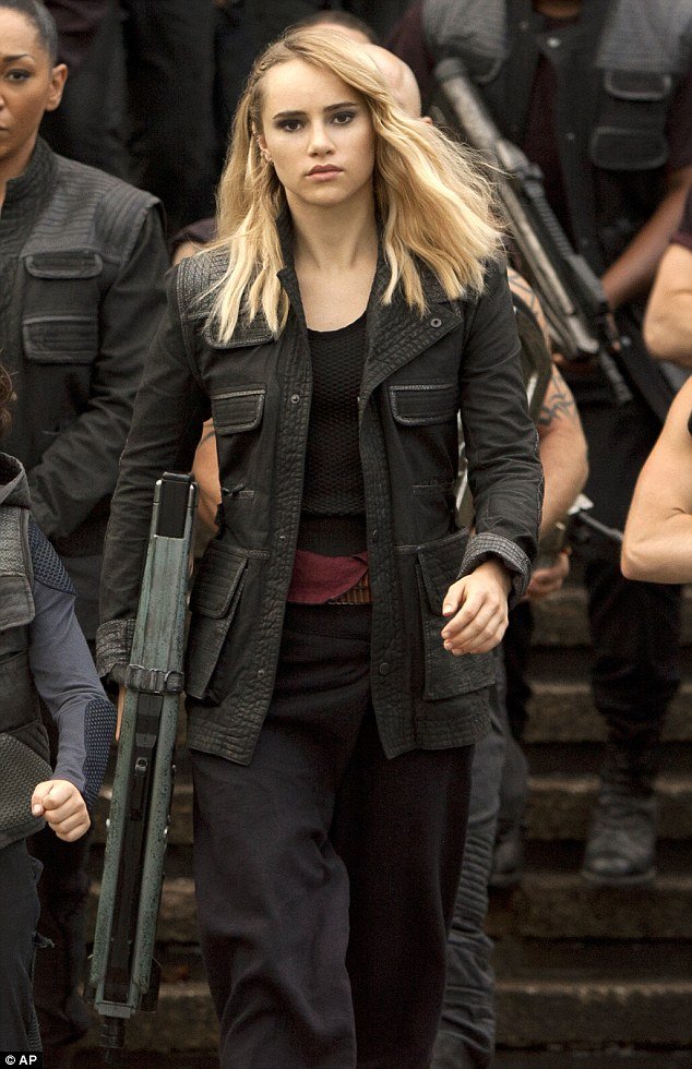 La bella Suki Waterhouse (en la foto) da vida en el filme a la apasionada Arlen