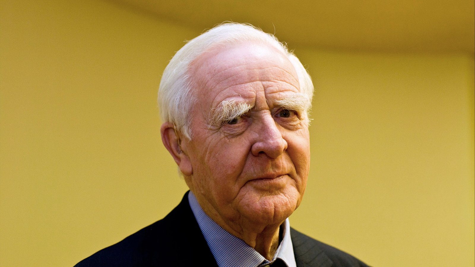John le Carré ha elaborado por primera vez un libro de no ficción