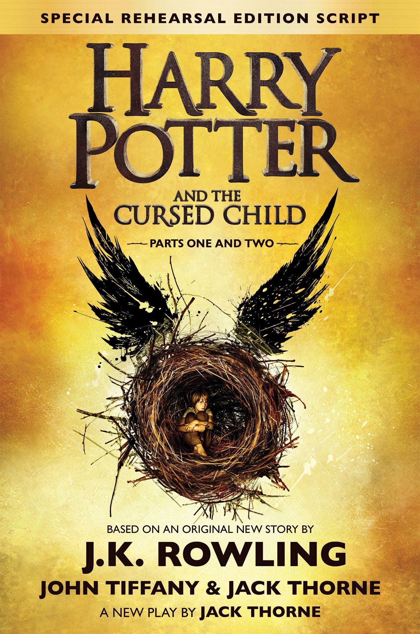 Harry Potter and the Cursed Child también se ha empezado a comercializar en formato de libro, puesto a la venta a partir del 31 de julio