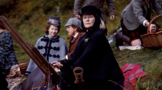 Stephen Frears ha encargado la parte de Victoria a la veterana Judi Dench (en la imagen)