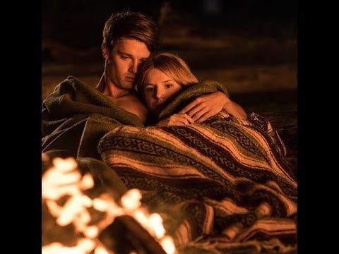 Patrick Schwarzenegger y Bella Thorne despliegan una efectiva química en sus respectivos personajes