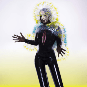Björk acondiciona su privilegiada voz a la variedad de instrumentos que protagonizan "Utopia"