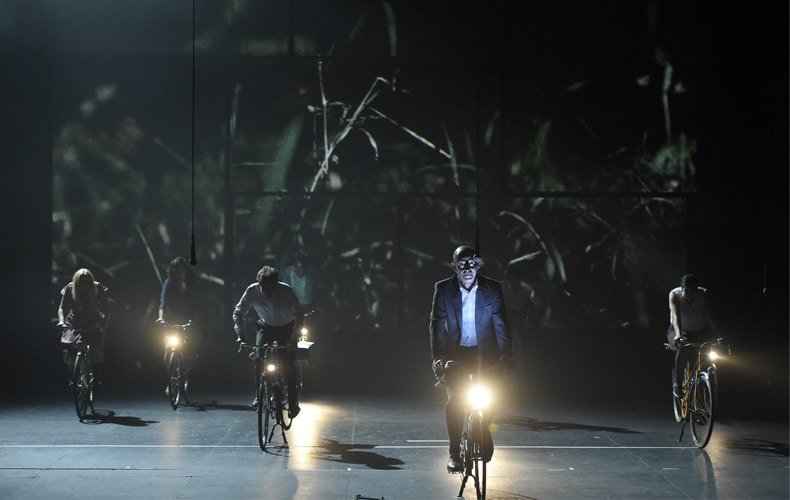 Calixto Bieito ha confeccionado un espectáculo multimedia/ Foto: CDN y Teatro Arriaga Antzokia