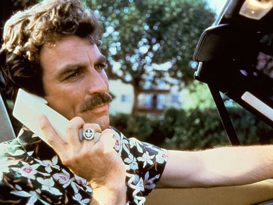 Jay Hernandez tiene la difícil misión de que no se note demasiado la ausencia de Tom Selleck (en la foto)